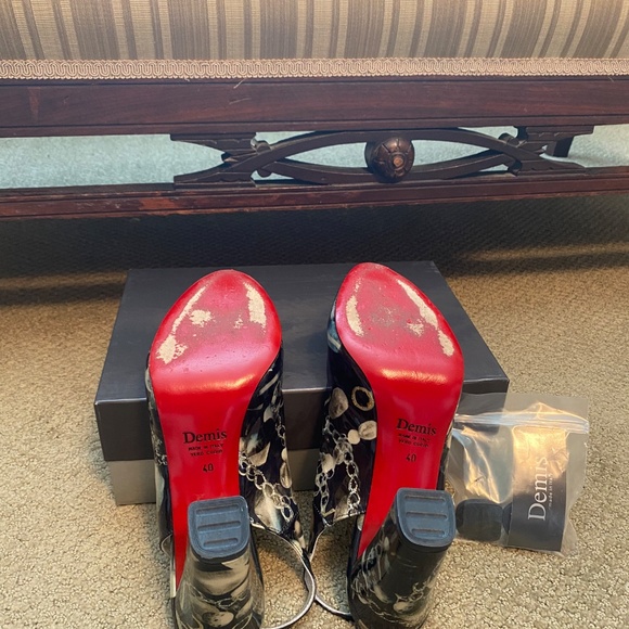 Demis Pumps Made In Italy, Gently Used (Only Worn Once) - Picture 3 of 6